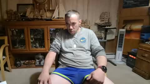 xxScubaStevexx online show from April 23, 2026, 6:47 am