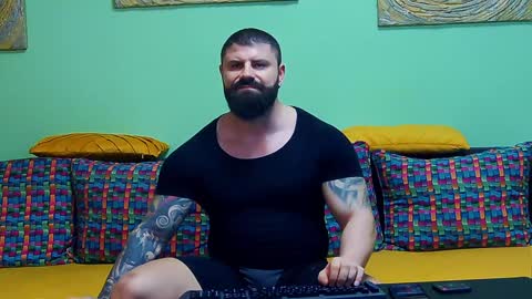 Snapshot of xxtreamleonard chatting on February 4, 2025, 4:18 pm Xtream Leonard online show from February 4, 2025, 4:18 pm