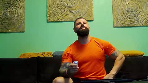 Snapshot of xxtreamleonard chatting on November 25, 2025, 10:15 am Xtream Leonard online show from November 25, 2025, 10:15 am