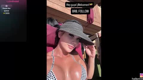 Snapshot of xxx_johann chatting on December 15, 2025, 10:03 pm Miluu bronwx online show from December 15, 2025, 10:03 pm