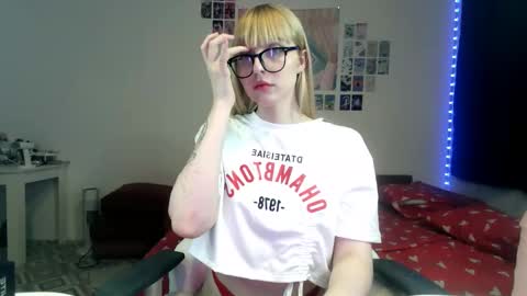 Snapshot of xxx_pretty_xxx chatting on February 28, 2025, 8:28 pm Pretty online show from February 28, 2025, 8:28 pm