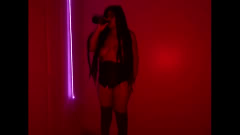 Snapshot of xxxenmascaradosxxx chatting on May 17, 2026, 6:33 am Parejahot69 online show from May 17, 2026, 6:33 am