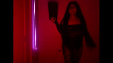 Snapshot of xxxenmascaradosxxx chatting on May 19, 2026, 5:47 am Parejahot69 online show from May 19, 2026, 5:47 am