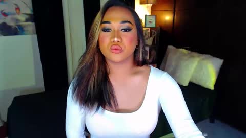 OLIVIA online show from December 7, 2024, 2:35 pm