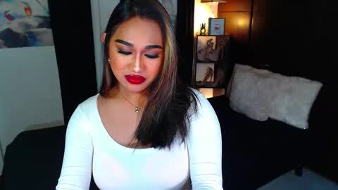 OLIVIA online show from December 15, 2024, 5:10 pm