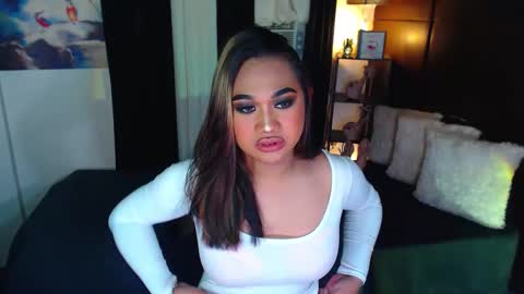 OLIVIA online show from December 19, 2024, 3:30 pm