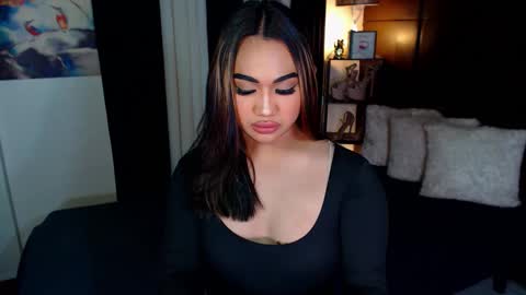 OLIVIA online show from December 22, 2024, 3:44 pm