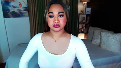 OLIVIA online show from January 10, 2025, 12:15 pm