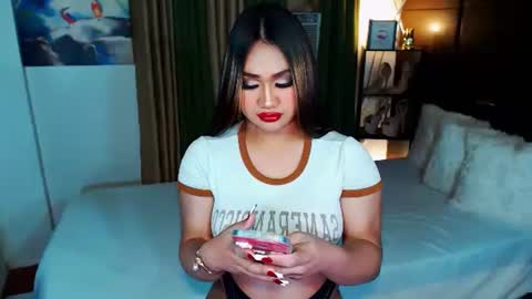 OLIVIA online show from January 12, 2025, 8:14 pm