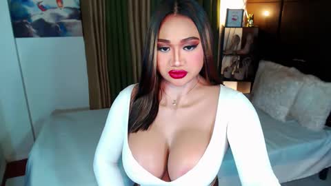 OLIVIA online show from January 13, 2025, 2:42 pm