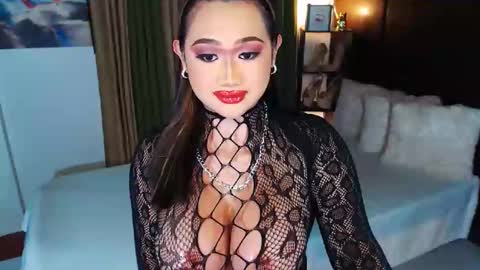 OLIVIA online show from February 12, 2025, 2:43 pm