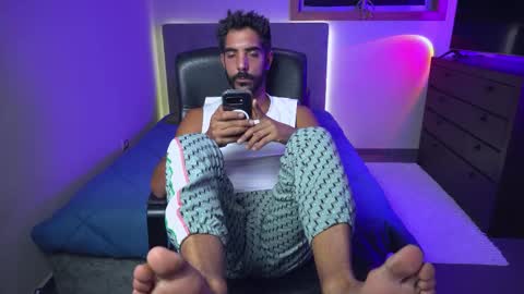 xxxhabibi online show from October 15, 2025, 4:40 pm