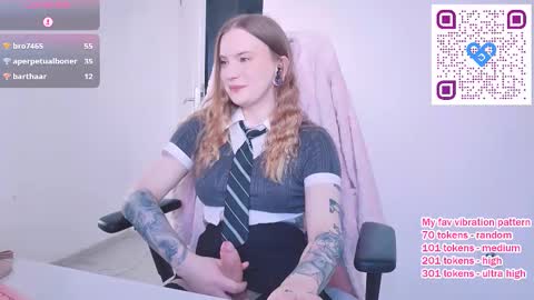 Keira online show from February 14, 2026, 7:49 am