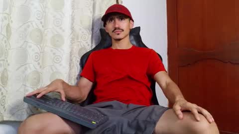 Snapshot of xxxhome_alonexxx chatting on April 30, 2026, 8:26 pm Kev online show from April 30, 2026, 8:26 pm