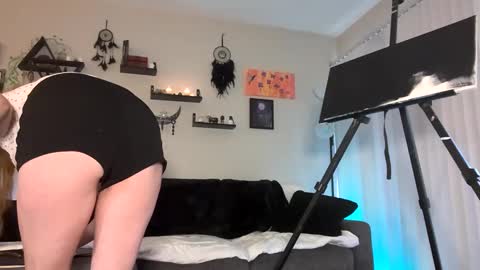 Snapshot of xxxlolalovexxx chatting on September 10, 2025, 12:32 am Lola online show from September 10, 2025, 12:32 am