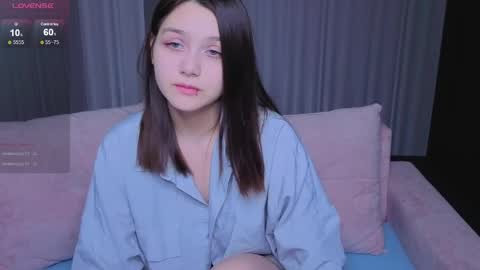 foxy online show from April 12, 2026, 9:36 am