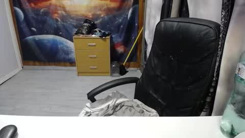 Snapshot of xxxnewlywedsxxx chatting on October 15, 2025, 10:10 pm Lana online show from October 15, 2025, 10:10 pm