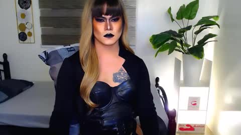 Snapshot of xyournightmarequeenx chatting on June 9, 2026, 3:01 pm QueenMarina online show from June 9, 2026, 3:01 pm