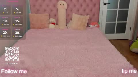 Lina online show from December 19, 2025, 2:18 am