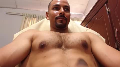  Yago Fox  online show from February 28, 2025, 6:31 pm