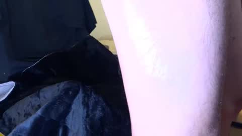 Snapshot of yaj___ chatting on November 4, 2025, 10:42 pm YAJ online show from November 4, 2025, 10:42 pm