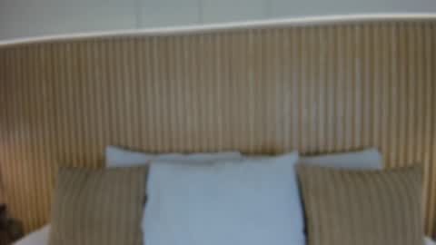 Yalezka online show from May 20, 2026, 4:07 am