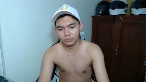 Snapshot of yamati21 chatting on December 23, 2025, 9:40 am Eian online show from December 23, 2025, 9:40 am