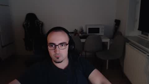 Snapshot of yamillamal157 chatting on November 20, 2025, 9:36 pm YamilLamal online show from November 20, 2025, 9:36 pm