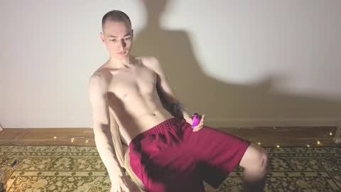 Snapshot of yan_rizen chatting on November 3, 2025, 4:19 pm Yan online show from November 3, 2025, 4:19 pm