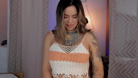 YANDRA CELIS online show from December 22, 2024, 5:23 am