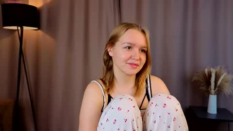 Kate online show from October 20, 2025, 2:06 pm