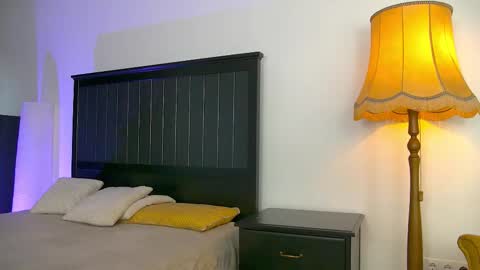 yanira_ass_ online show from March 17, 2026, 5:00 am