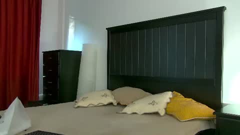 yanira_ass_ online show from June 24, 2026, 4:11 am