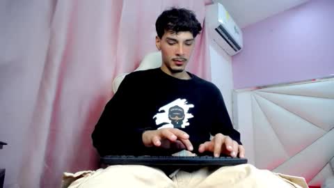 DANILO online show from December 14, 2025, 4:40 am