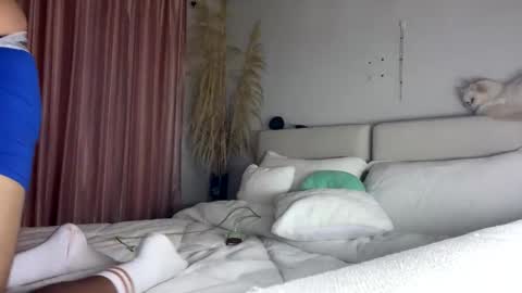 Snapshot of yannina_21 chatting on October 18, 2025, 12:57 am yannina_21 online show from October 18, 2025, 12:57 am