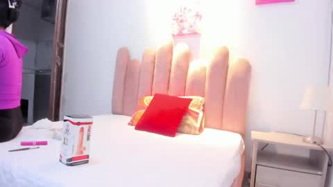 yara10_ online show from April 30, 2026, 11:27 am