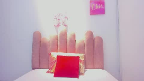yara10_ online show from May 6, 2026, 1:05 pm