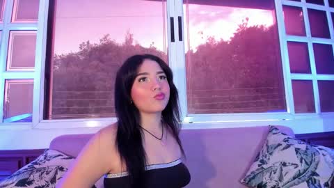 Snapshot of yara_shiine chatting on December 16, 2025, 11:48 am yara_shiine online show from December 16, 2025, 11:48 am