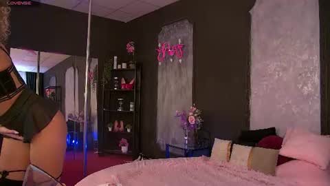 Snapshot of yasmin_al_star chatting on June 24, 2026, 6:12 am Yasmin new tits boobs ass stepsis online show from June 24, 2026, 6:12 am