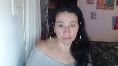 yasmin_love85 online show from March 4, 2025, 6:18 pm