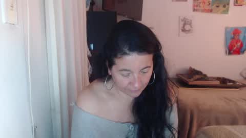 yasmin_love85 online show from November 11, 2025, 2:06 pm