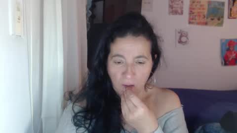 Snapshot of yasmin_love85 chatting on February 10, 2026, 2:32 pm yasmin_love85 online show from February 10, 2026, 2:32 pm
