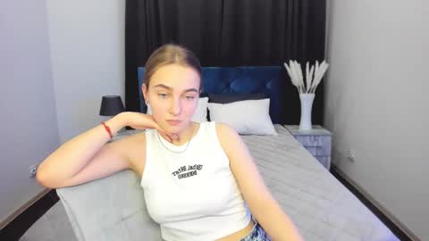 Snapshot of yasminasage chatting on February 1, 2025, 7:13 pm Yasmina online show from February 1, 2025, 7:13 pm