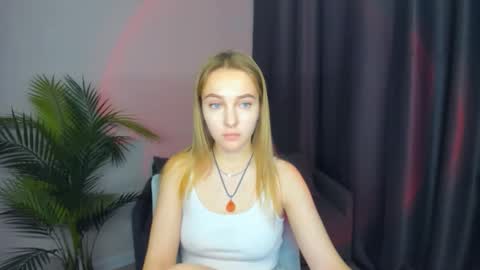 Snapshot of yasminasage chatting on November 11, 2025, 1:33 pm Yasmina online show from November 11, 2025, 1:33 pm