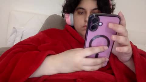 Snapshot of yasminebbyxx chatting on March 17, 2026, 11:02 am yasminebbyxx online show from March 17, 2026, 11:02 am
