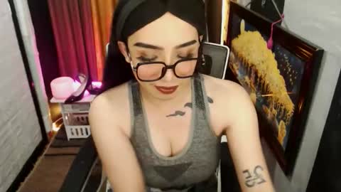 Snapshot of yassiered chatting on June 6, 2026, 10:09 am yassiered online show from June 6, 2026, 10:09 am