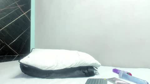 Snapshot of yaya____ chatting on January 14, 2025, 3:57 pm yaya____ online show from January 14, 2025, 3:57 pm