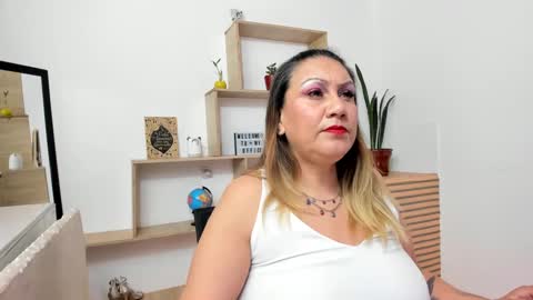yayita online show from October 6, 2025, 1:19 pm