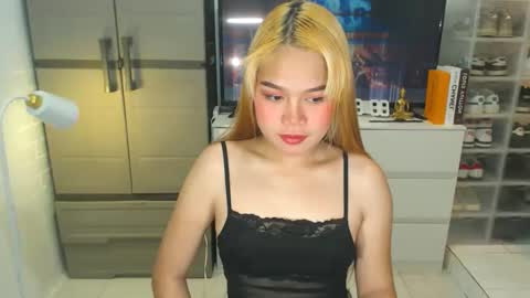 Snapshot of yazmin_shines chatting on March 22, 2026, 8:23 pm Yazzi online show from March 22, 2026, 8:23 pm