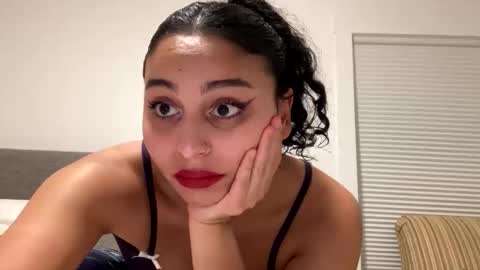 Snapshot of yazzydeleon chatting on November 16, 2025, 8:53 am yazzydeleon online show from November 16, 2025, 8:53 am